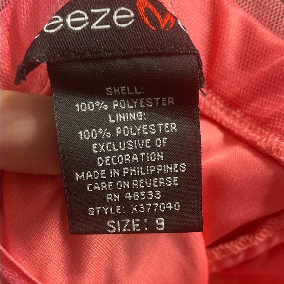 Elegant Pink Ruffled Dress - Picture 6 of 7